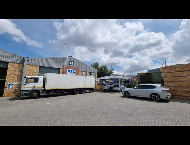 366M² WAREHOUSE TO LET IN JET PARK
